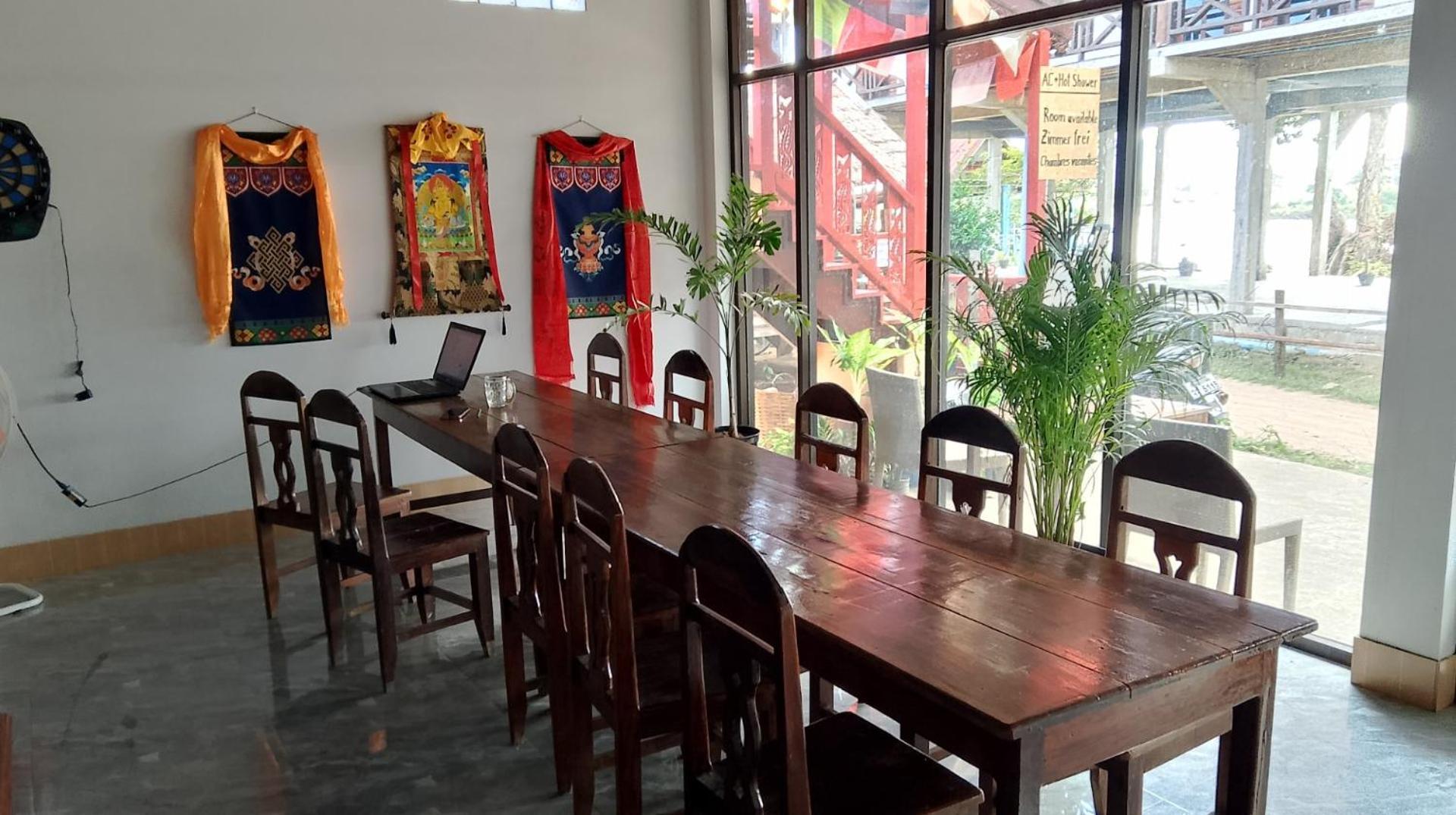 Tibet Restaurant And Hostel Nakasong 외부 사진